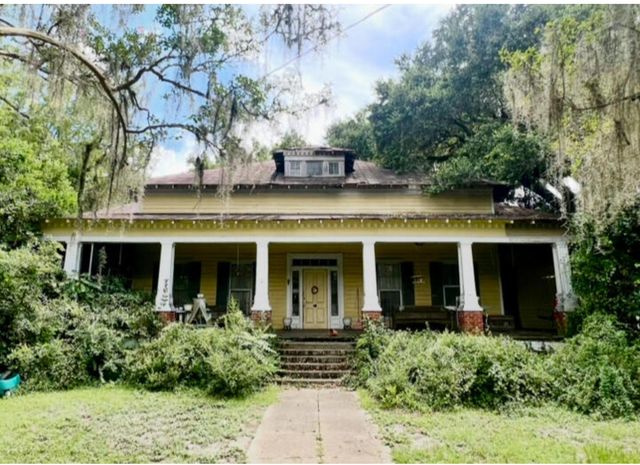 422 Hampton Street, Walterboro, SC 29488