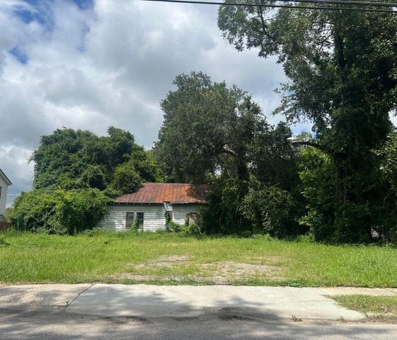 422 Hampton Street, Walterboro, SC 29488