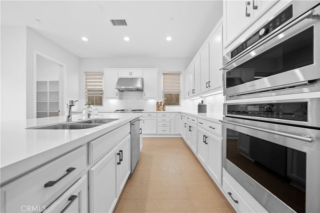 125 Lovelace, Irvine, CA 92620