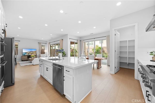 125 Lovelace, Irvine, CA 92620