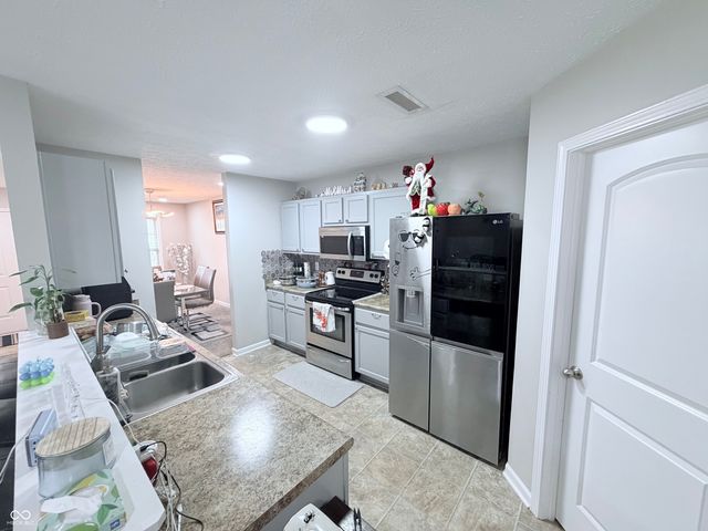 2354 Blackthorn Drive, Franklin, IN 46131