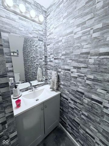 2354 Blackthorn Drive, Franklin, IN 46131