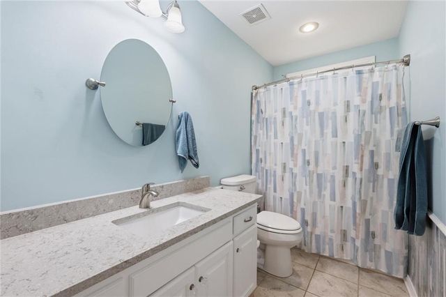 212 SE Cromwell Road, Blue Springs, MO 64014