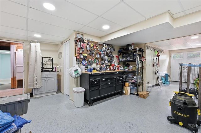 212 SE Cromwell Road, Blue Springs, MO 64014