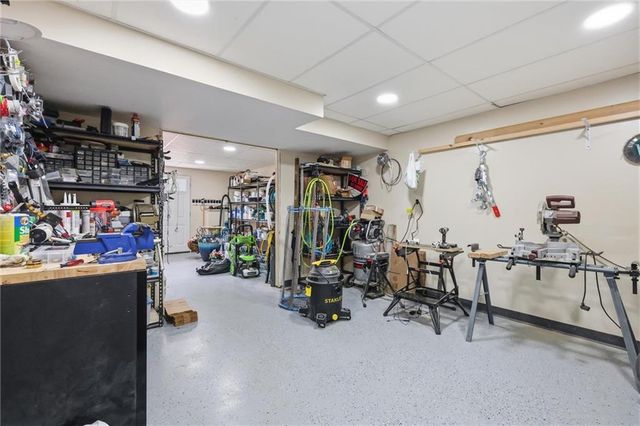 212 SE Cromwell Road, Blue Springs, MO 64014