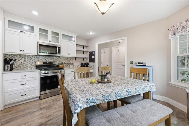 212 SE Cromwell Road, Blue Springs, MO 64014