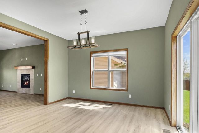 260 Goldenrod Drive, Sun Prairie, WI 53590