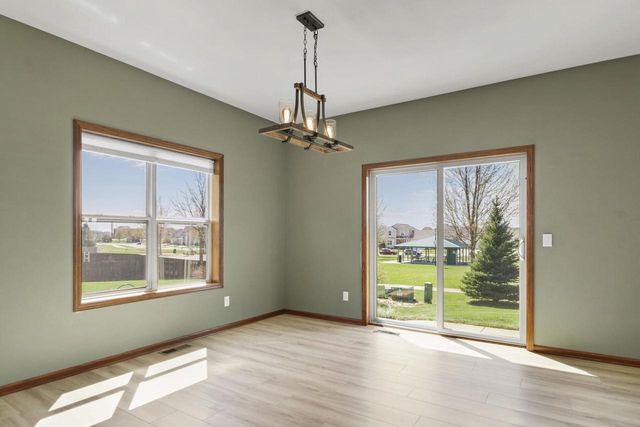 260 Goldenrod Drive, Sun Prairie, WI 53590