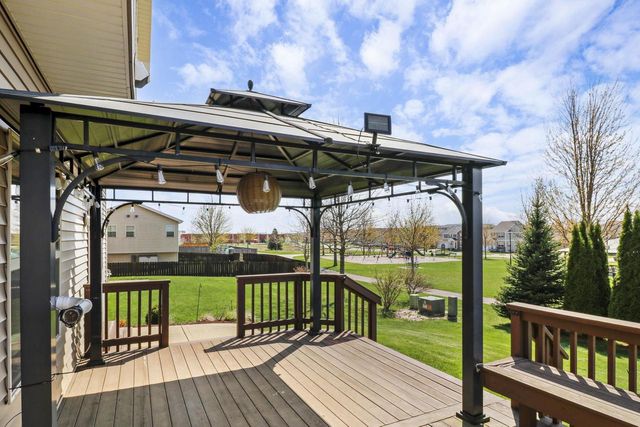 260 Goldenrod Drive, Sun Prairie, WI 53590