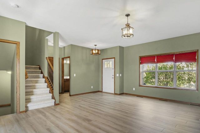260 Goldenrod Drive, Sun Prairie, WI 53590