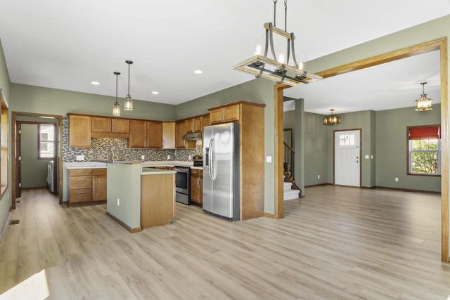260 Goldenrod Drive, Sun Prairie, WI 53590