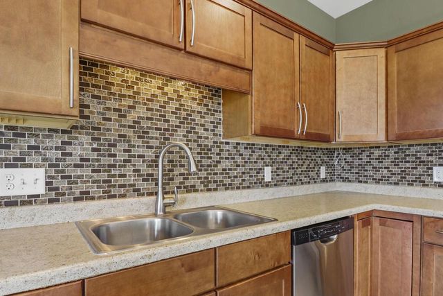 260 Goldenrod Drive, Sun Prairie, WI 53590