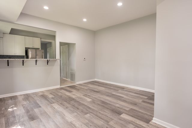 6510 S Vernon Avenue, Chicago, IL 60637