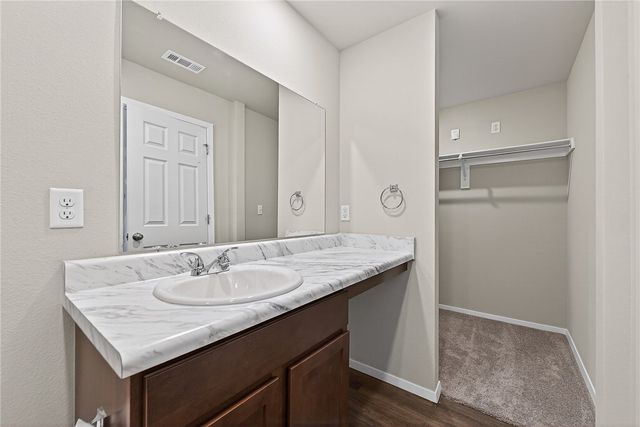 1075 Nighthawk Lane, Fayetteville, AR 72701