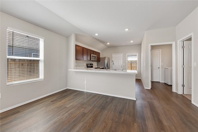 1075 Nighthawk Lane, Fayetteville, AR 72701