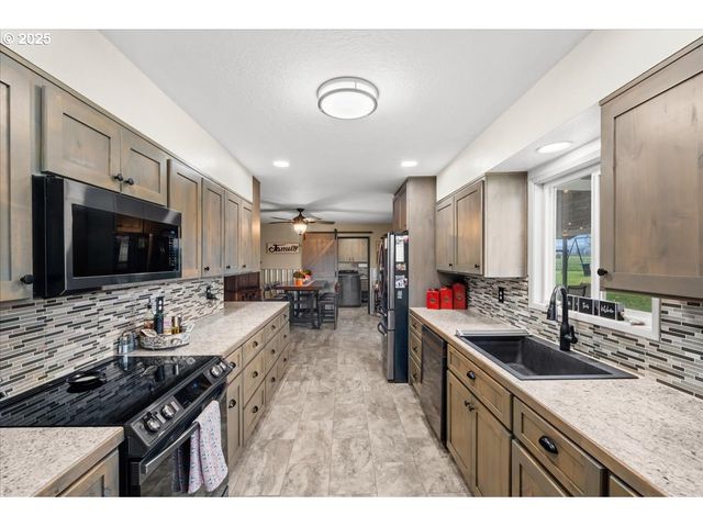 39449 Nw WILKESBORO Rd, Banks, OR 97106