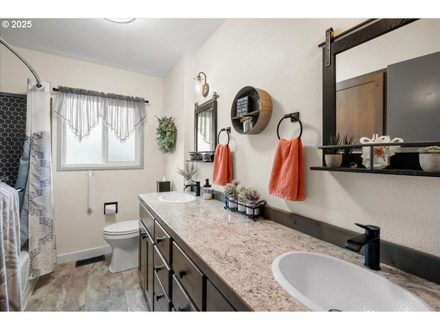 39449 Nw WILKESBORO Rd, Banks, OR 97106