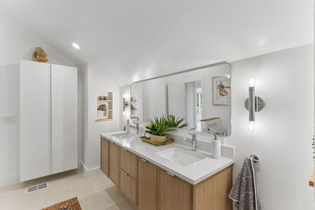 5305 Guadalupe ST A, Austin, TX 78751