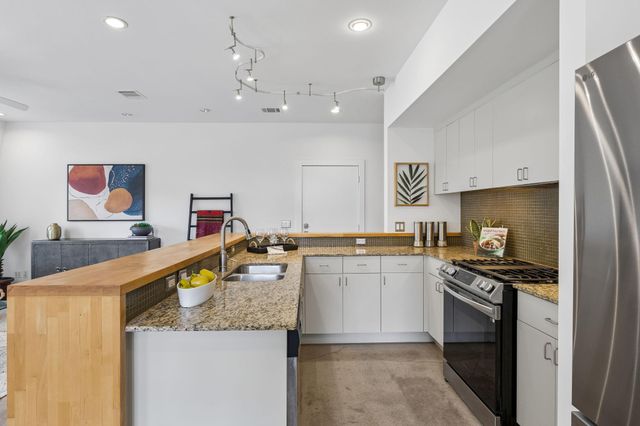 5305 Guadalupe ST A, Austin, TX 78751