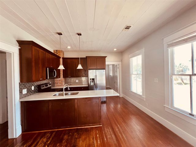 801 University Boulevard, Galveston, TX 77550