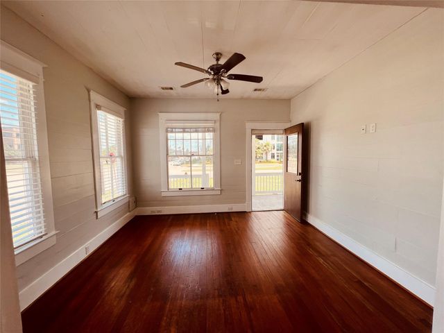 801 University Boulevard, Galveston, TX 77550