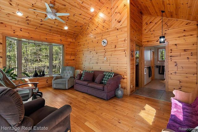 51323 County Road 215 Road, Lawrence Township, MI 49064
