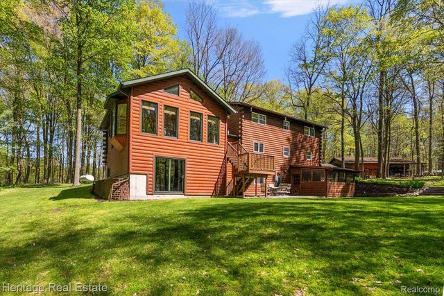 51323 County Road 215 Road, Lawrence Township, MI 49064