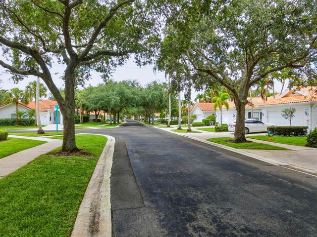 2036 Valencia Drive, Delray Beach, FL 33445