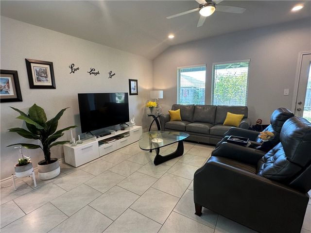 1813 Secretariat Dr, Corpus Christi, TX 78417