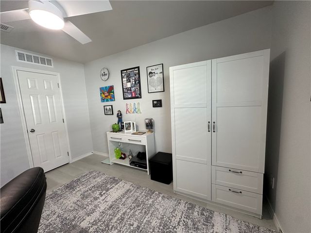 1813 Secretariat Dr, Corpus Christi, TX 78417