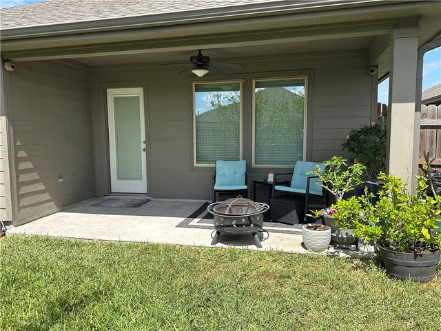 1813 Secretariat Dr, Corpus Christi, TX 78417