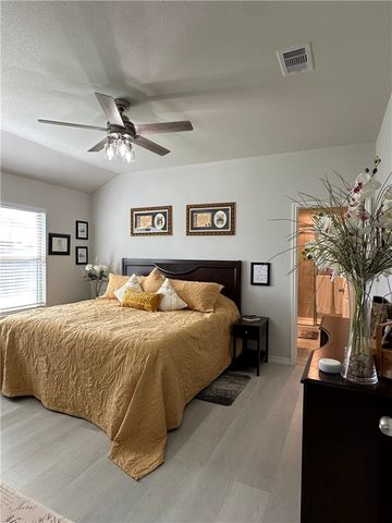 1813 Secretariat Dr, Corpus Christi, TX 78417