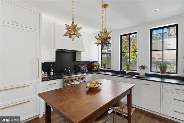 2733 P ST NW, Washington, DC 20007