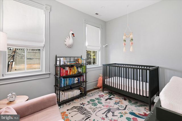 2733 P ST NW, Washington, DC 20007