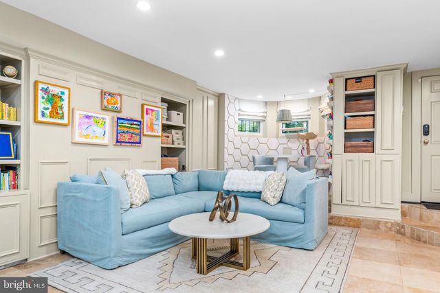 2733 P ST NW, Washington, DC 20007