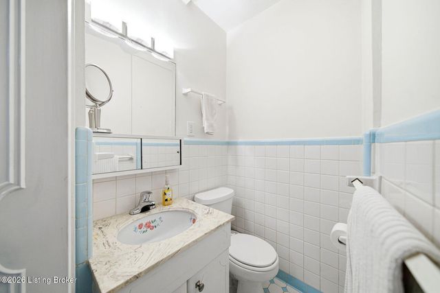 2454 Glenmary Ave 13, Louisville, KY 40204