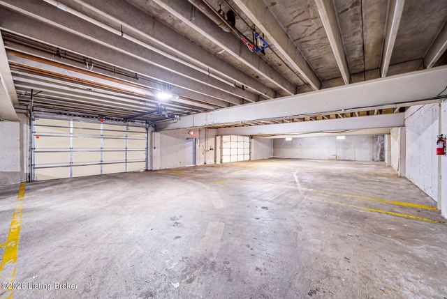 2454 Glenmary Ave 13, Louisville, KY 40204