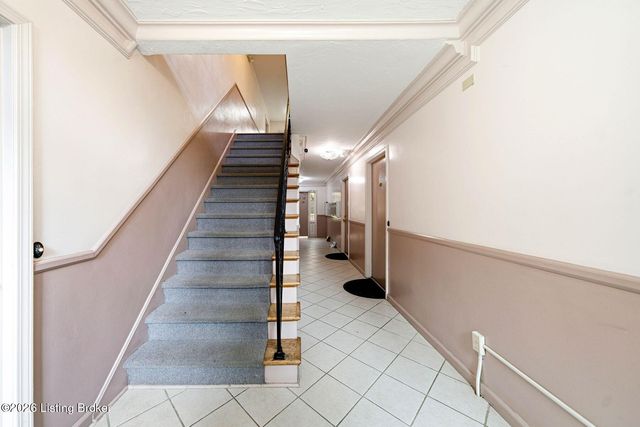2454 Glenmary Ave 13, Louisville, KY 40204