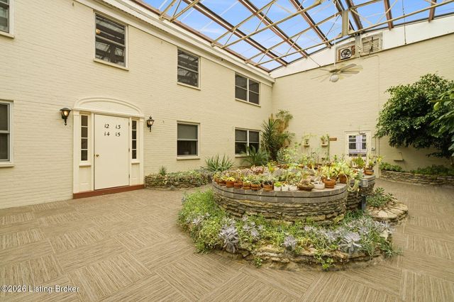 2454 Glenmary Ave 13, Louisville, KY 40204