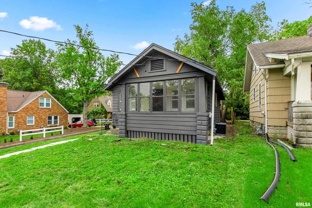 400 W CORRINGTON Avenue, Peoria, IL 61604