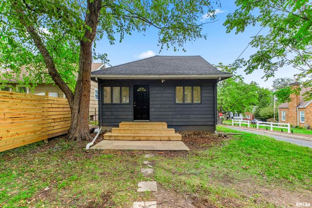 400 W CORRINGTON Avenue, Peoria, IL 61604
