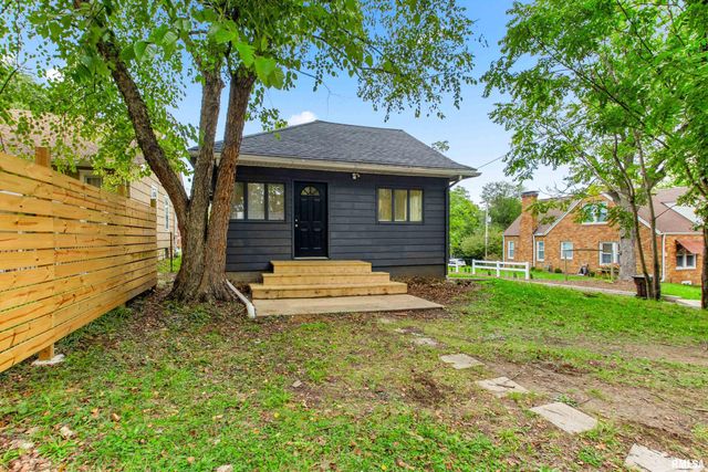 400 W CORRINGTON Avenue, Peoria, IL 61604