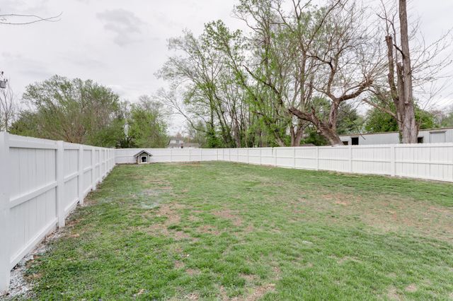 205 Church St, Portland, TN 37148