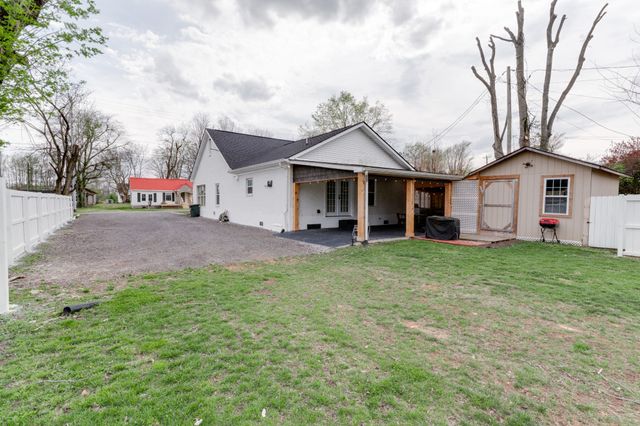 205 Church St, Portland, TN 37148