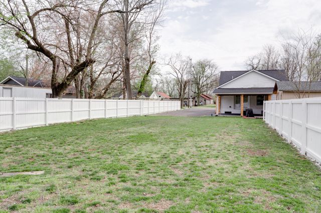 205 Church St, Portland, TN 37148