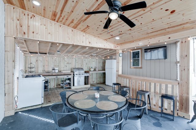 205 Church St, Portland, TN 37148
