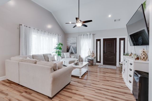 205 Church St, Portland, TN 37148