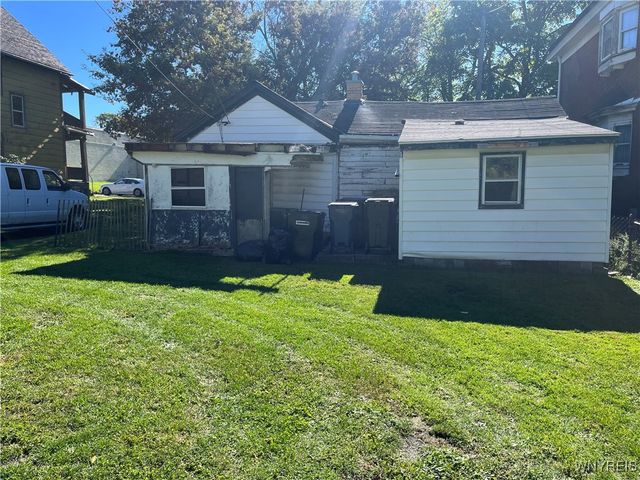 636 Elmwood Avenue, Niagara Falls, NY 14301