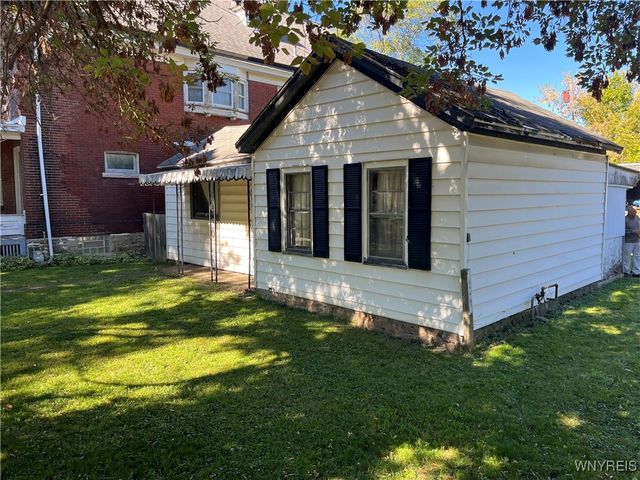 636 Elmwood Avenue, Niagara Falls, NY 14301