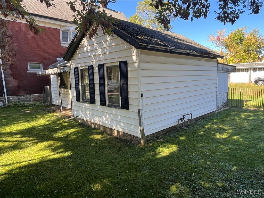 636 Elmwood Avenue, Niagara Falls, NY 14301